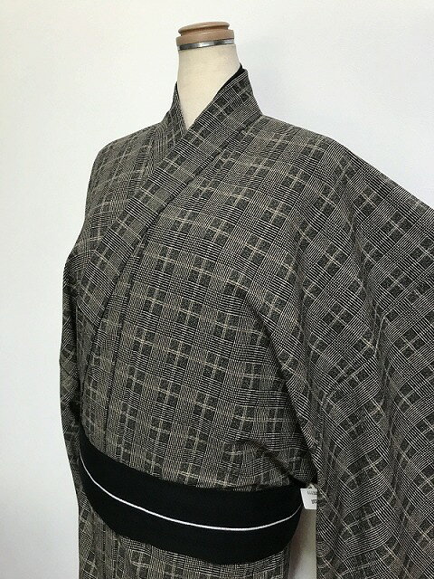 新品 2Lサイズ 男物 紬 化繊 薄茶地に格子文様