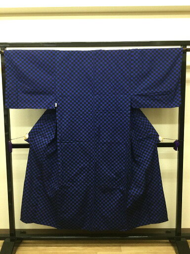 20%OFFクーポン発行中/【中古】 男物 綿 裄69 身丈145.5 コットン着物 青色地に市松模様 洗える着物 あす楽 20%OFFクーポン発行中/【中古】 男物 綿 裄69 身丈145.5 コットン着物 青色地に市松模様 洗える着物 あす楽