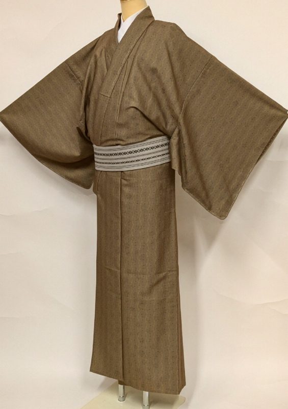 新品 化繊 男物 単衣着物 黄土色に唐花とドットの柄 洗える着物 身長175cm用 ポリエステル 2Lサイズ LLサイズ あす楽