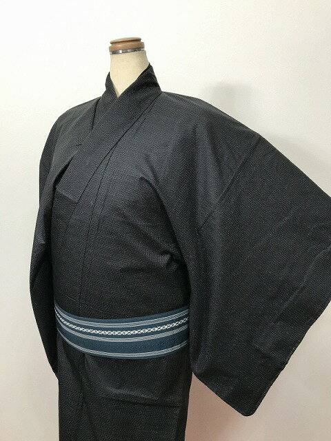 30%OFFクーポン発行中/【中古】Sサイズ 紬 正絹 男物 黒地に蚊絣文様 袷着物 あす楽