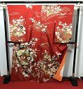 【中古】Mサイズ 振袖 化繊 赤地に花模様 小振袖