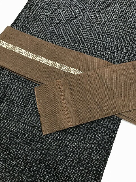 【中古】角帯 男物 正絹 薄茶地に独鈷文様 各帯 男性用 メンズ 男性 着物 袴 和装 和服 きもの 袴帯 着物帯 男帯 おしゃれ オシャレ 柄