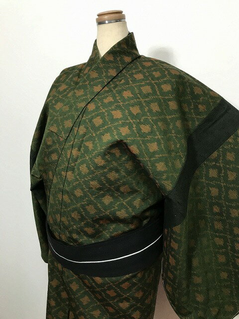 【中古】2Lサイズ リメイク男物シリーズ ウール グリーン地に菱文様 【福服特製】