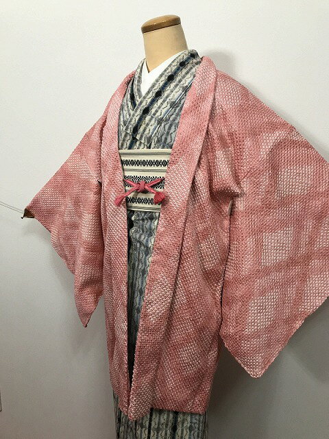 【中古】Mサイズ 羽織 正絹 ピンク地に菱模様