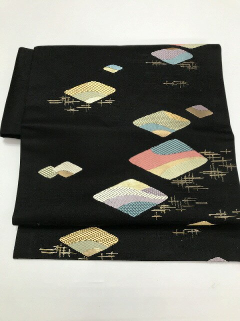 【中古】名古屋帯 正絹 黒地に菱文様