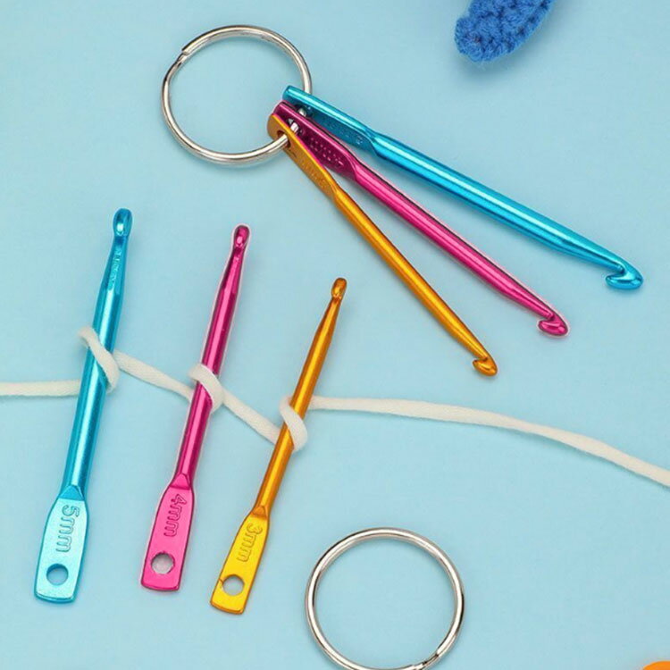 かぎ針編みセット 3サイズ対応 6本セット 初心者向け クロバー型 かぎ針 ミニ 短めフック キーホルダー付き 補修針 かぎ針 編み物 手あみ 編み物道具 DIY手芸 織りツール 初心者 大人用 家庭用 携帯便利 カギ編み針 ミシン針アクセサリー 毛糸用フック