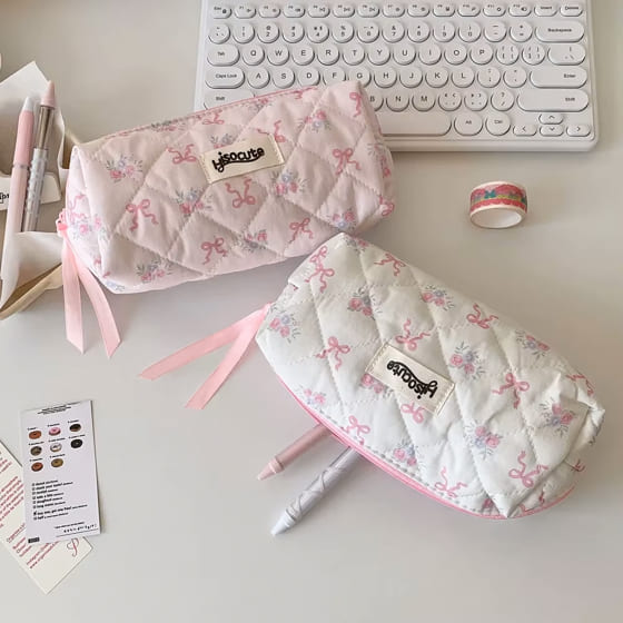 ペンケース 筆箱 メイクポーチ マルチケース 文房具 コスメ かわいい 女の子 中学生 高校生 大学生 持ち運び ピンク ホワイト 花柄 リボン柄 大容量 多機能 コスメ キルティング おしゃれ ボックス型 韓国 バレエコア Y2K レトロ