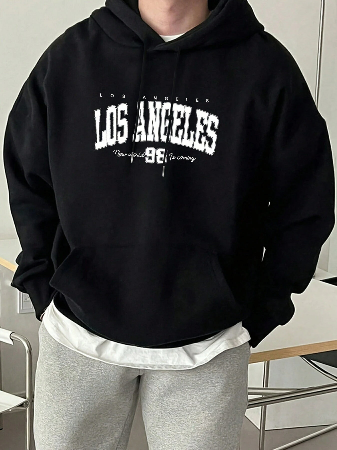 乐天商城 - メンズ ロングスリーブ フーディー。肌触りが柔らかく、ストリートスタイルのデザインは個性に富んでおり、スポーツ、カジュアル、通勤（つうきん）など様々なシーンに適しています