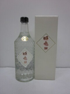 内容量 720ml ご注意 開封後はお早めにお飲みください。 保存方法 常温 原材料 甘藷、米麹 製造元 京屋酒造有限会社 商品説明 アルコール分32%、原材料は「宮崎紅寿芋」、黒麹で仕込んだ芳醇な味わいの原酒に白麹で醸した軽快な味わいの原酒をブレンド。今までにない絶妙な香りと味わいです。