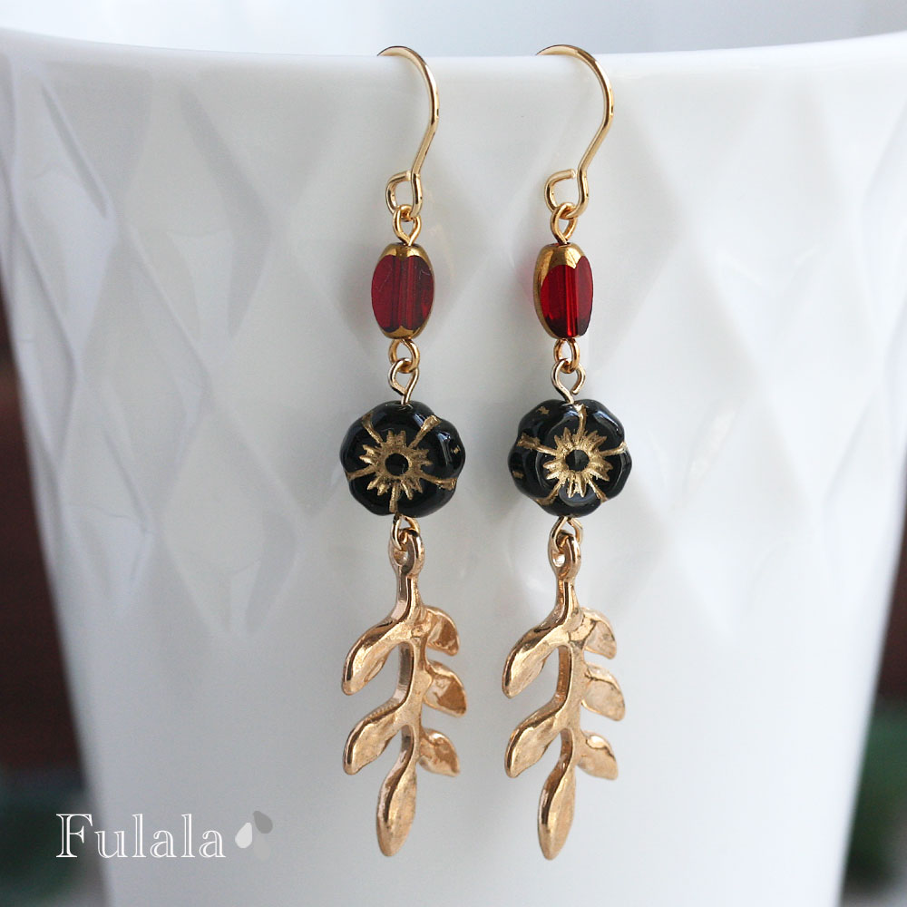 ピアス 金属アレルギー対応 チェコブラックフラワーのボタニカルピアス イヤリング ステンレス 316L 樹脂ピアス チタンピアス サージカルステンレスピアス 赤 黒 ゴールド 葉っぱ お花 フックピアス