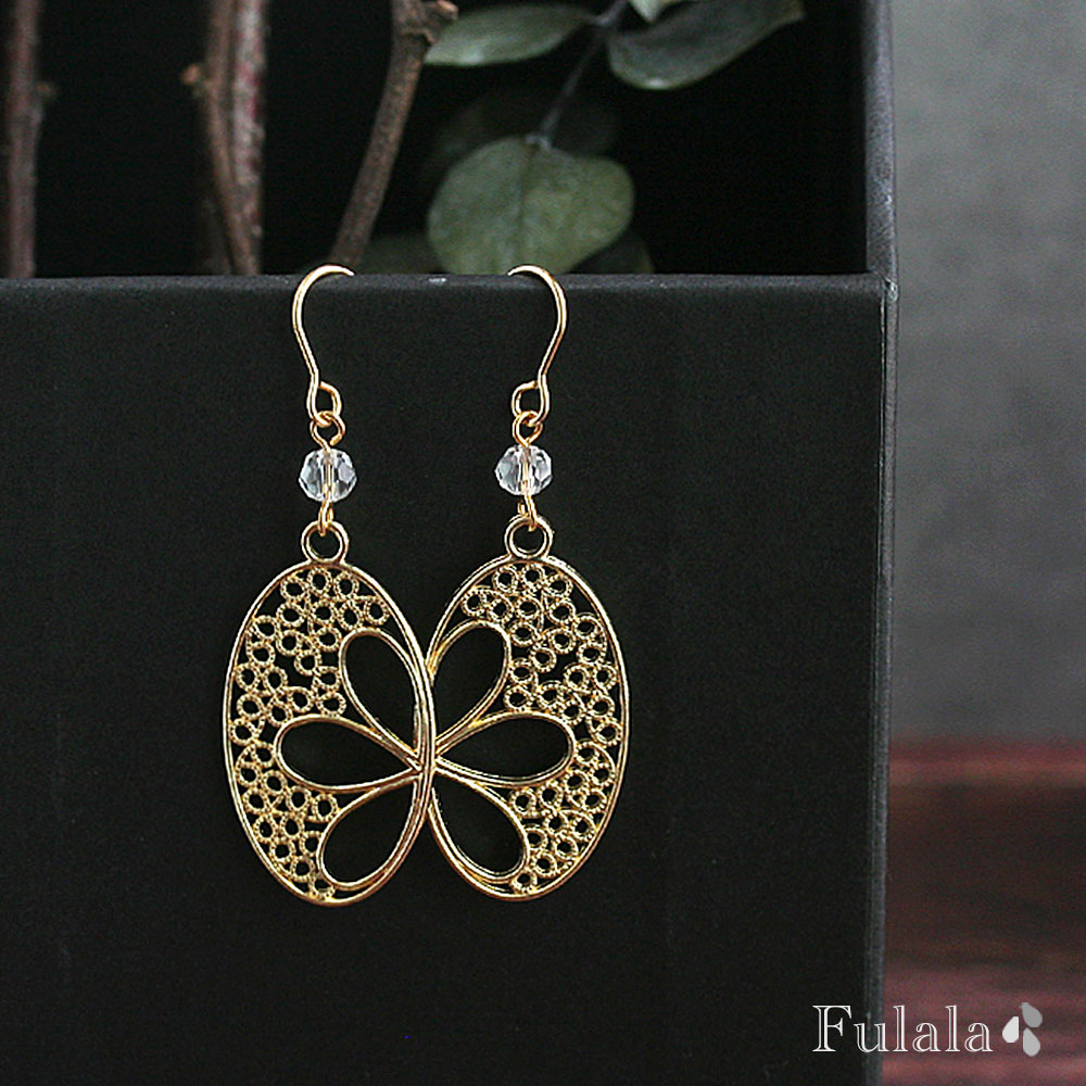 ピアス 金属アレルギー対応 ハーフフラワー透かしの楕円ピアス 1ペア イヤリング ステンレス 316L 樹脂ピアス チタンピアス サージカルステンレスピアス スカシ お花 ゴールド