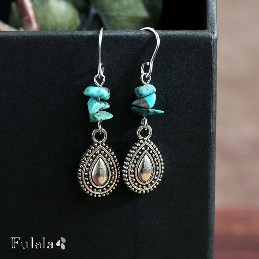 ピアス 金属アレルギー対応 不揃いターコイズとアンティークドロップのピアス 1ペア イヤリング ステンレス 316L 樹脂ピアス チタンピアス サージカルステンレスピアス 雫 天然素材 天然石