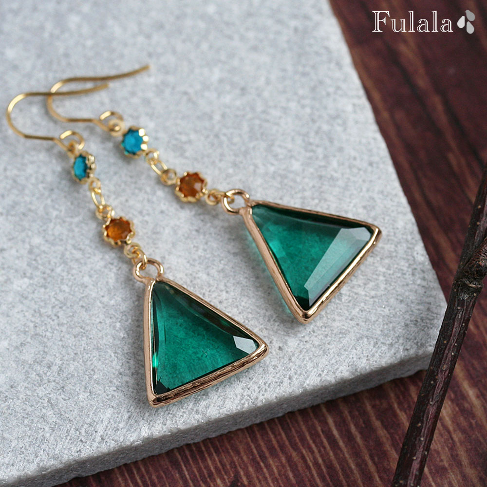 ピアス金属アレルギー対応三角エメラ...