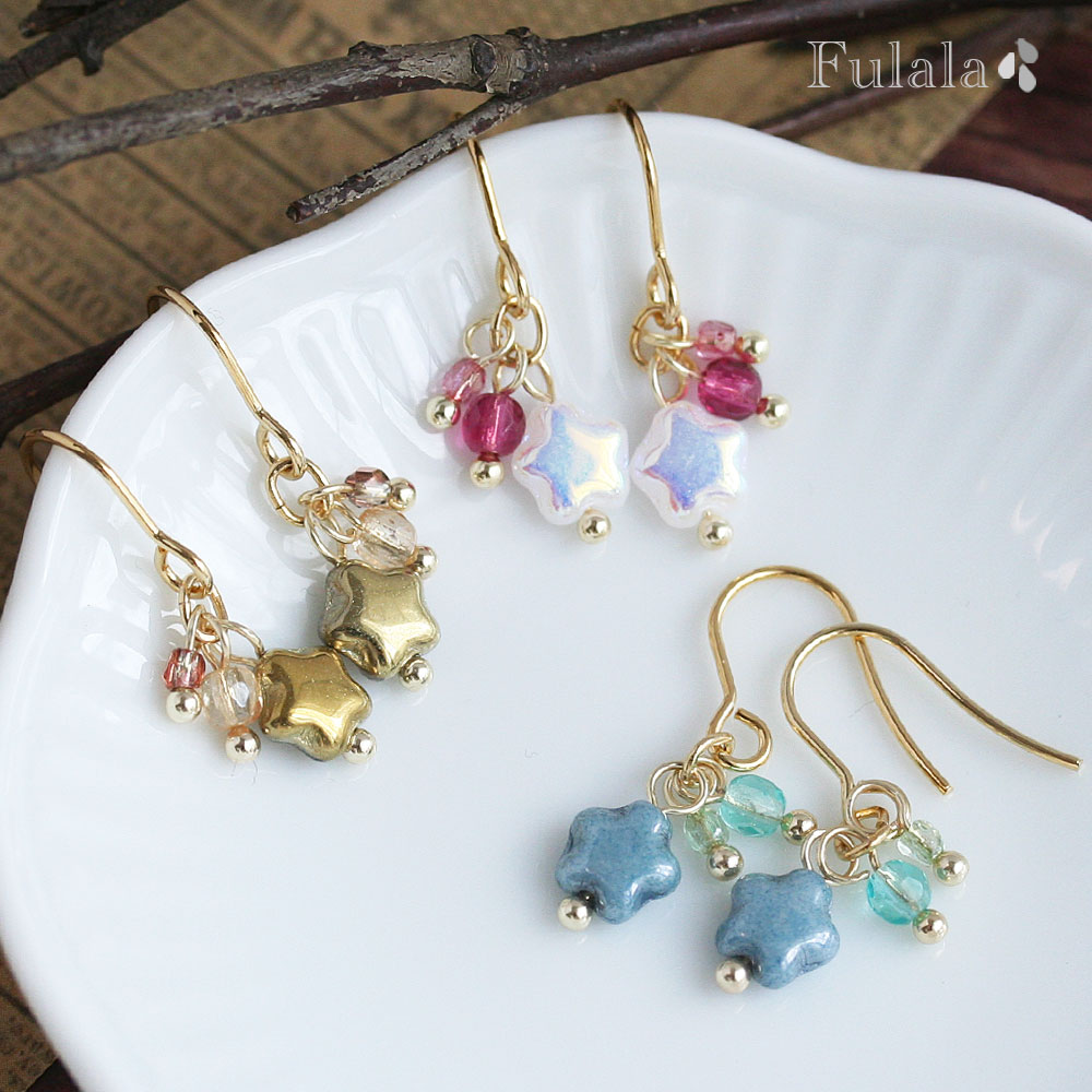 Rakuten - 【まとめ買いクーポン発行中！】ピアス 金属アレルギー対応 小さな3カラーお星様ピアス ホワイト ブルー ゴールド 1ペア イヤリング ステンレス 316L 樹脂ピアス チタンピアス サージカルステンレスピアス スター 小ぶり チェコガラス お買い物マラソン