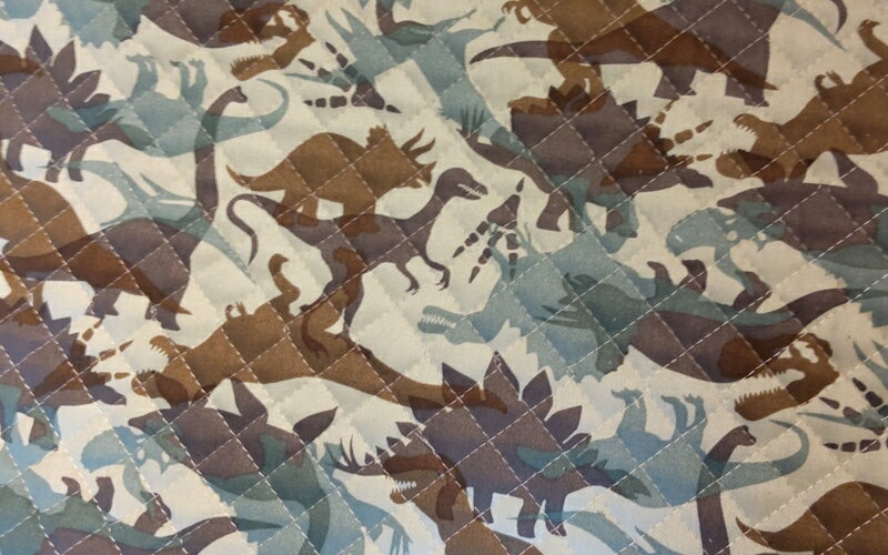 恐竜　キルト生地　キルティング　カモフラ