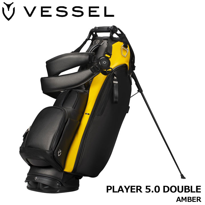 ベゼル プレイヤー5.0 スタンド キャディバッグ ダブルストラップ アンバー 第5世代プレイヤースタンドが新登場! 従来のサイズ感で機能性はより一層充実。 さらに高いレベルの使いやすさと性能を実現しました。 ※VESSELのスタンドバッグは、スタンドを広げた状態での使用を前提に 設計・製造されております。 クラブを入れたままで、スタンドをたたみバッグを立てた場合、 バッグが傾いたり、転倒する恐れがございます。 ご使用に当たっては、スタンドを広げた状態でご利用ください。 サイズ 8.5型・47インチ対応 重量 約3.8Kg 口枠 6分割 素材 合成皮革（プレミアムシンセティックレザー） 付属品 フードカバー・ネームプレート付属 在庫につきまして ※在庫データは定期的に更新しておりますが、実店舗と在庫を共有している商品もございますので、日々在庫が変動しており、ご注文のタイミングによっては欠品・完売の場合がございます。 お取り寄せの商品につきましても、リアルタイムのメーカー在庫ではございませんので、予めご了承下さい。ご注文商品の在庫有無・納期につきましては、当店からのメールにてお知らせいたします。