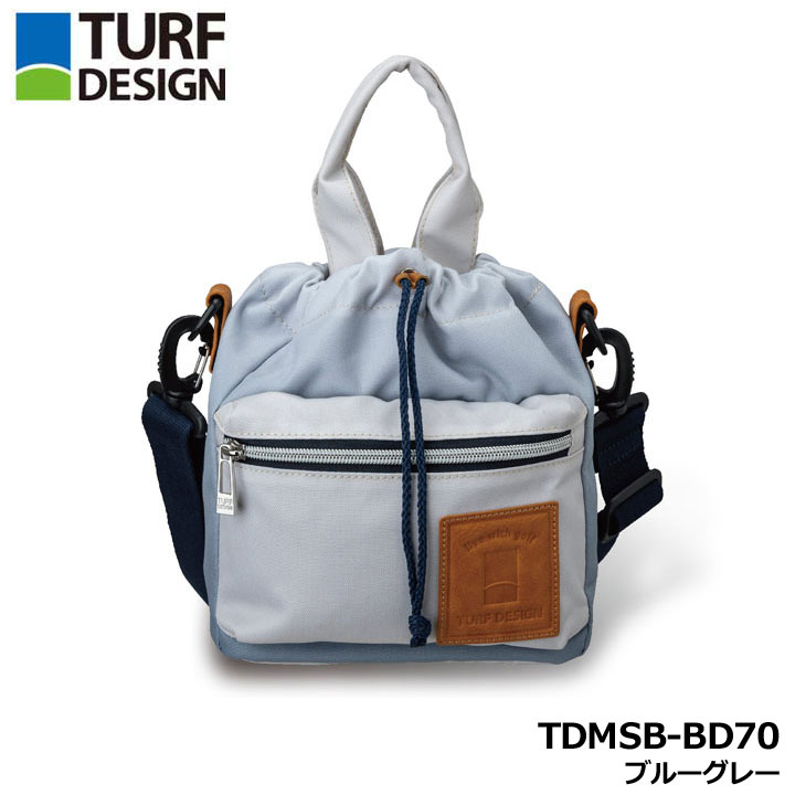 ターフデザイン TDMSB-BD70 ミニショルダーバッグ ブルーグレー 2wayで使えるバッグ ショルダーとして、ミニトートとして使えるバッグ。 マチがあるため見た目はコンパクトなのに必要なものがしっかり入ります。 　サイズ 　H24×W19.5×D12cm 　素　材 　ポリエステル、PU 　生産国 　Made in China 在庫につきまして ※在庫データは定期的に更新しておりますが、実店舗と在庫を共有している商品もございますので、 日々在庫が変動しており、ご注文のタイミングによっては欠品・完売の場合がございます。 お取り寄せの商品につきましても、リアルタイムのメーカー在庫ではございませんので、予めご了承下さい。 ご注文商品の在庫有無・納期につきましては、当店からのメールにてお知らせいたします。