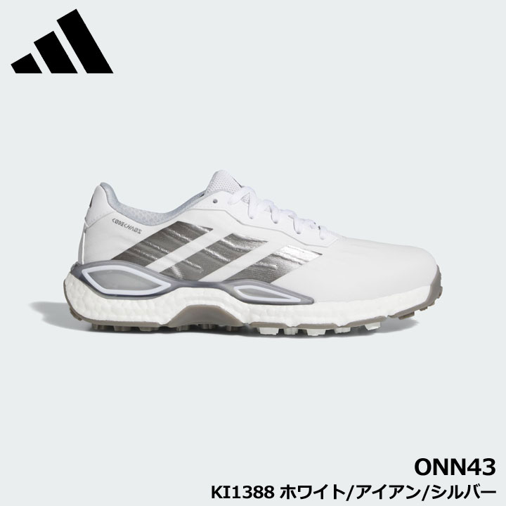 アディダス ONN43 コードカオス 27 ホワイト/アイアン/シルバー(KI1388) ゴルフシューズの常識を破壊し続ける、新たなモンスター「コードカオス27」 ゴルフシューズ界にカオスを巻き起こし続けるコードカオスが、ついに第4世代へ突入。快適性、グリップ力、安定性のすべてを徹底的に高めた、異次元の一足が完成した。 アッパーには、部位ごとに最適な伸縮性をもたらす新素材「TWISTSKIN」を採用し、卓越したフィット感と安定性を両立。さらにシリーズ初となる、あえて側面構造を排除してクッション性をダイレクトに解放した「フルレングスBOOST」が、かつてない柔らかな足裏感触と地面との一体感を生み出す。 ホールド感を高めたBOAモデルに対し、このシューレース（紐）モデルは、よりしなやかで優しい足馴染みを追求したコンフォートモデルだ。シューレースモデル専用に設計された軽量・柔軟な左右非対称システム「AXISLOCK」が、歩行時のスムーズな動きとスイングの横ブレ抑制を両立。さらに、前足部のTPUとADIWEARラバーを組み合わせた進化した「TWISTGRIP」のハイブリッド構造が、足裏のクッション性を高めながら地面に粘りつく力強いグリップを発揮する。 優しい履き心地とツアー仕様の機能性を高次元で融合させた、コードカオス。 ●レギュラーフィット ●シューレース ●ゴルフパフォーマンスラスト ●防水TWISTSKINアッパー(PU) ●快適性重視のAXISLOCKスタビライザー ●フルレングスBOOST ●TWISTGRIP+ADIWEARハイブリッドアウトソール ●商品カラー： Cloud White / Iron Metallic / Silver Metallic ●製品コード： KI1388 在庫につきまして ※在庫データは定期的に更新しておりますが、実店舗と在庫を共有している商品もございますので、 日々在庫が変動しており、ご注文のタイミングによっては欠品・完売の場合がございます。 お取り寄せの商品につきましても、リアルタイムのメーカー在庫ではございませんので、予めご了承下さい。 ご注文商品の在庫有無・納期につきましては、当店からのメールにてお知らせいたします。