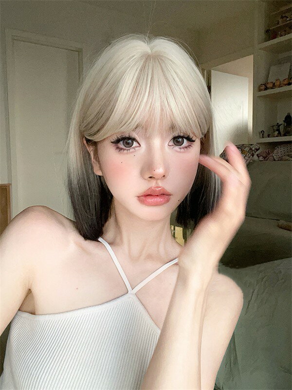 ウィッグ メッシュ レディース フルウィッグ ショート ストレート ぱっつん前髪 前髪あり 可愛い かわいい 大人用 コスプレ ロリータ ゴスロリ コスチューム 原宿風 仮装 超自然 かつら wig Lolita 小顔 文化祭 イベント 学園祭 ハロウィン