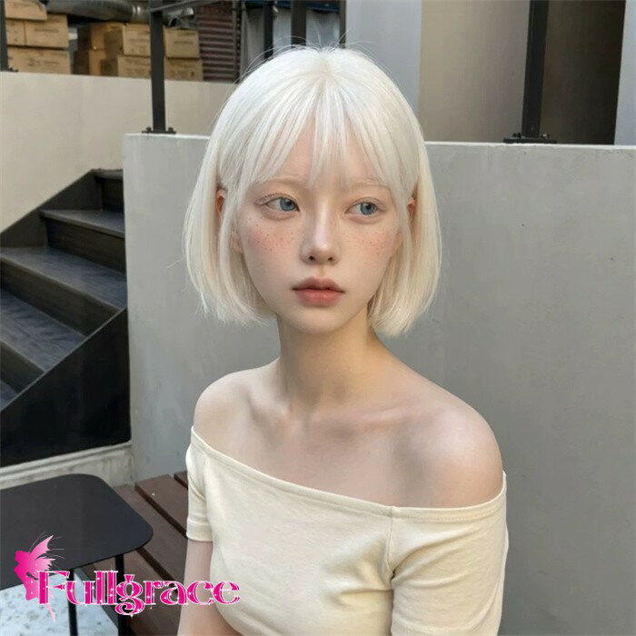 Rakuten - フルウィッグ ショート レディース ハロウィン ふんわり前髪 前髪あり 原宿風 かつら ぱっつん前髪 コスプレ 可愛い コスチューム 仮装 大人用 イベント 学園祭 文化祭 変装 dp135c6c6n1