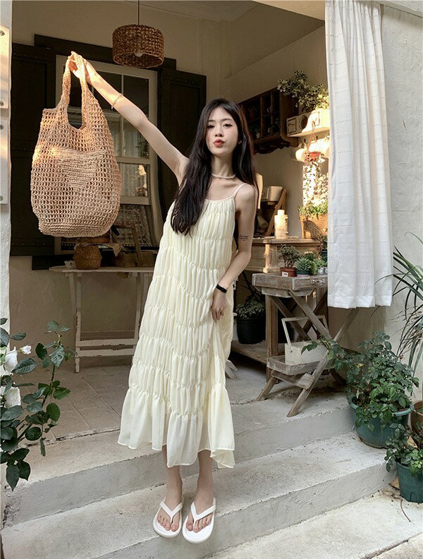 リゾートワンピース 大人可愛い かわいい 夏 ロングワンピース 花付き リゾートワンピ キャミソール マキシワンピース ハワイ ハワイアン 沖縄 体型カバー 結婚式 Aライン 春夏おうち 無地 マキシ丈 おしゃれ 韓国 ベージュdd034l9l9c6