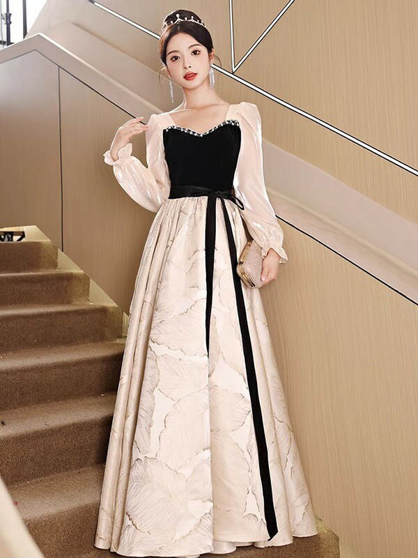 Weworewhat 【 V Neck Pleated Dress Women 】 ドレス レディースファッション ドレス レディース