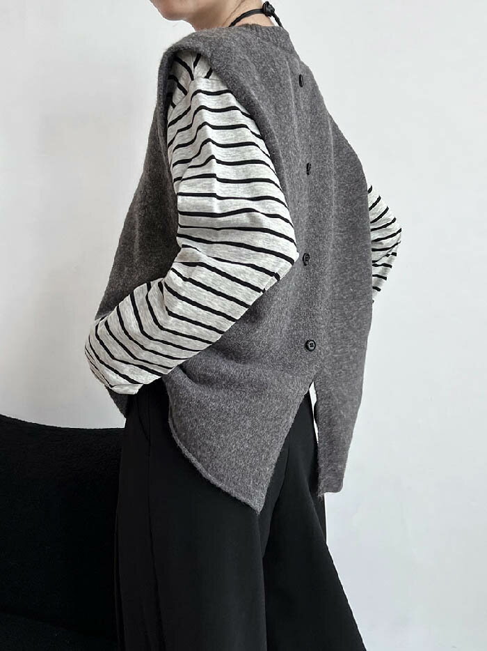 ニットベスト レディース ニット ベスト vネック 無地 ボタン スリット トップス ノースリーブ ニット 重ね着 レイヤード ゆったり 着瘦せ 大人 シンプル カジュアル 春 秋 冬 きれいめ おしゃれ ブラウン グレー ネイビー