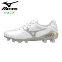 ミズノ(MIZUNO) モナルシーダNEO II PRO Jr(サッカー／フットボール)[ジュニア] ●素材 ・甲材:人工皮革 ・底材:合成底 ●サイズ 22.0/22.5/23.0/23.5/24.0/24.5cm ●質量 約145g（22.0cm片方） ●カラー ・04：ホワイト×シルバー ジュニアフットボールシューズ最軽量のウルトラライトモデル。 ZEROGLIDE LITEカップインソール搭載。 ・天然芝／土／人工芝のグラウンド用 ・アッパーの特徴：エンジニアードフィットラストネオ ・2E相当の方向け ・ZEROGLIDE:従来のカップインソールに比べてグリップ性が向上。シューズ内での足ズレを軽減し、キレのある動きをサポート。 ※商品の画像はできる限り実物に近づけるよう配慮しております。 お使いのモニターやご覧になる環境によりまして、 色目が若干異なる場合がございますので、ご了承くださいませ。 ※メーカー希望小売価格はメーカーサイトに基づいて掲載しています。ミズノ(MIZUNO) モナルシーダNEO II PRO Jr(サッカー／フットボール)[ジュニア]