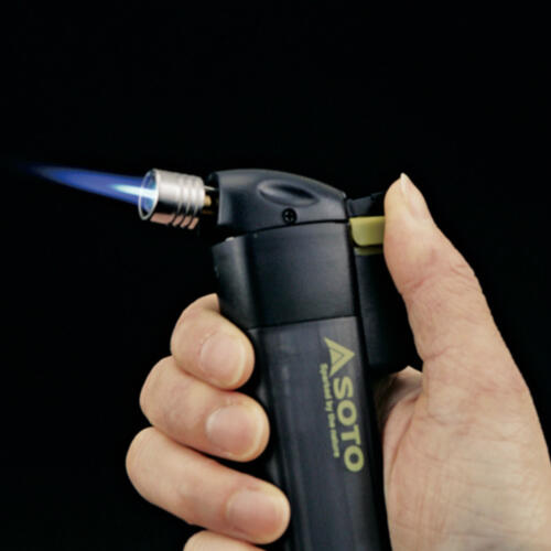 【SOTO ソト】ポケトーチ スケルトンブラック 耐風 使い捨てライター 使用時間アップ キャンプ アウトドア PT-14SBCR