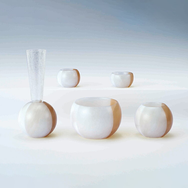 5件佛具组合（蜡烛台, 香炉, 插花瓶, 供品台, 茶杯） - 五具足 クアトロ2 S 具足 ミニ仏具 モダン コンパクト リン 現代仏壇 高級 おしゃれ 感動葬儀。FUNE フューネ