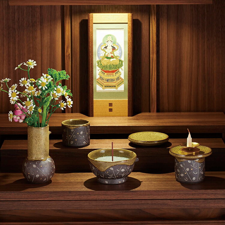 森林香 ツイン 具足 ミニ仏具 モダン コンパクト リン 現代仏壇 高級 おしゃれ 感動葬儀。FUNE フューネ