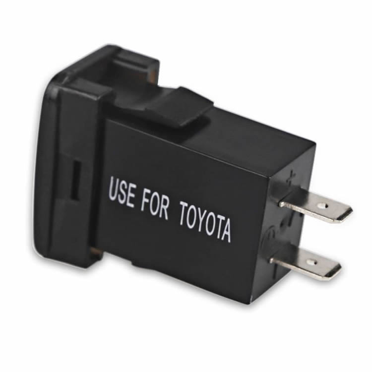 トヨタ車系用USB充電器 最大出力4.2A 5V スイッチホールに取り付け スマホ充電 電圧計 TOYOTA車専用 TYTUSB3IN1 3