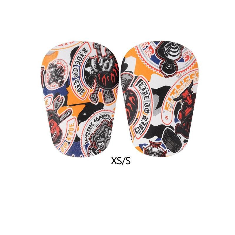 説明: 仕様: 素材:PU サイズチャート: XS: 8cm×5cm/3.15インチ×1.97インチS: 10cm×6cm/3.94インチ×2.36インチ パッケージに含まれるもの: ミニサッカーすね当て1組 注意: 手動測定のため、1〜2cm / 0.39〜0.79インチの若干の誤差が生じる場合がありますのでご了承ください。 仕様: 素材:PU サイズチャート: XS: 8cm×5cm/3.15インチ×1.97インチ S: 10cm×6cm/3.94インチ×2.36インチ パッケージに含まれるもの: ミニサッカーすね当て1組 注意: 手動測定のため、1〜2cm / 0.39〜0.79インチの若干の誤差が生じる場合がありますのでご了承ください。