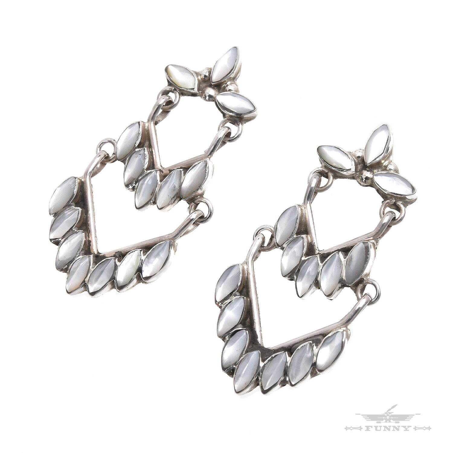 【FUNNY公式ストア】ズニ族 クラスター ピアス シェル スターリングシルバー シルバー925 天然石 レディース 誕生日 ギフト プレゼント アクセサリー ...