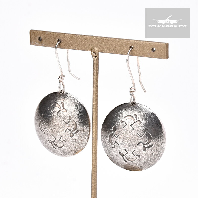 【FUNNY公式ストア】 ナバホ族 ノルバート・ぺシュラカイ スタンプワーク ピアス スターリングシルバー シルバー925 フック 大ぶり レディース イヤリン...