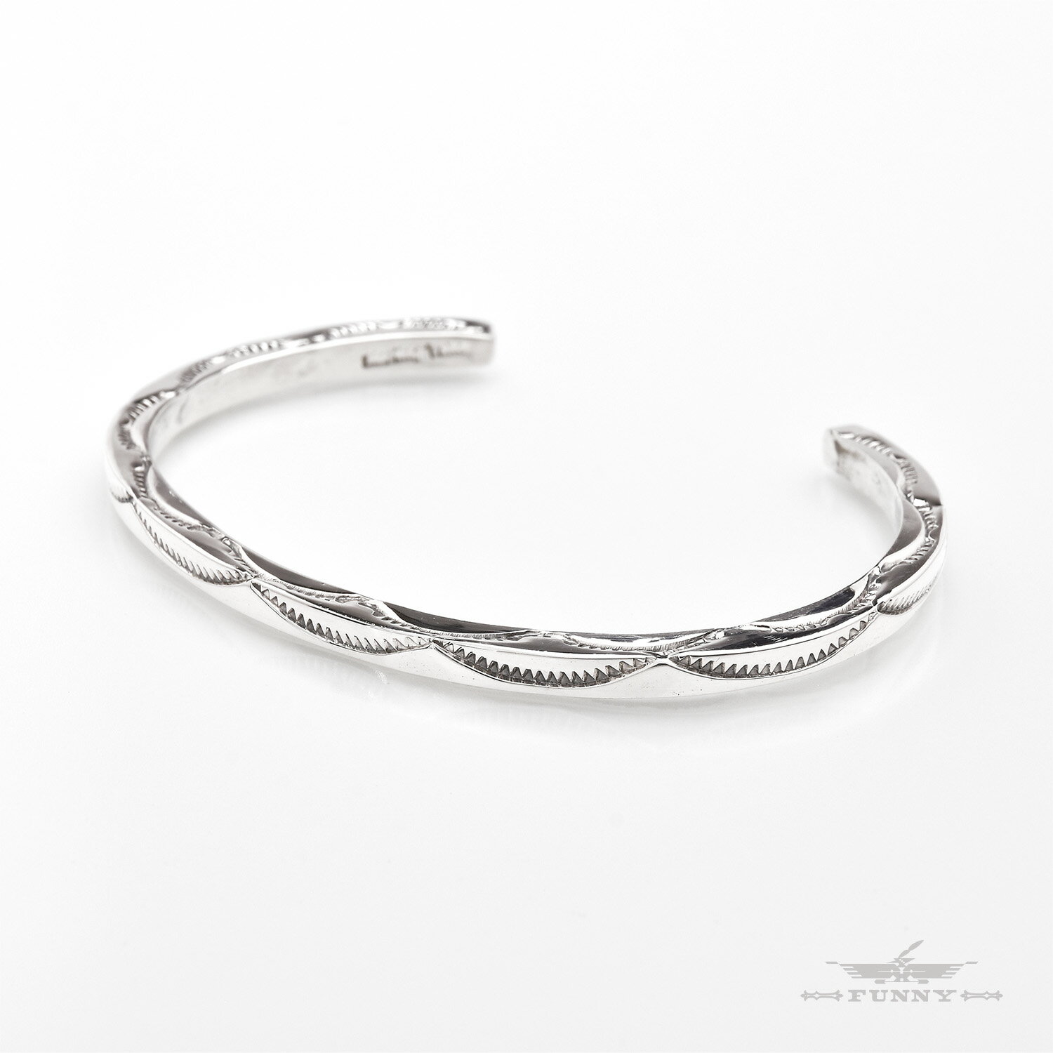 【FUNNY公式ストア】 ナバホ族 Elaine Tahe スクエアブレスレット スターリングシルバー シルバー925 レディース メンズ バングル シンプル 細幅 男性 女性 インディアンジュエリー ネイティブアメリカン シルバージュエリー アクセサリー ギフト プレゼント ファニー