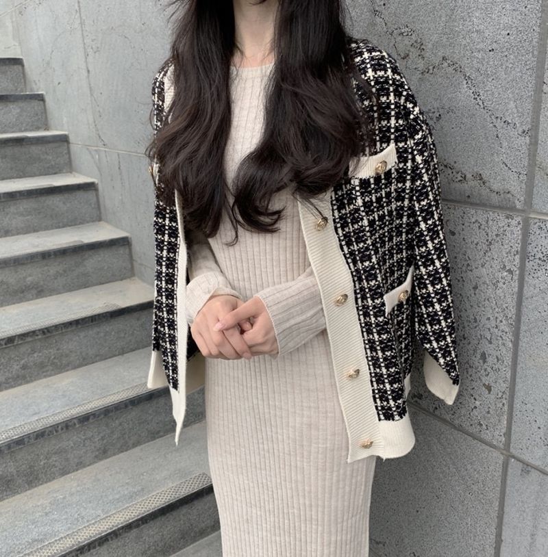 アウター カーディガン ツイード レディース 送料無料 ニット ジャケット ノーカラー チェック ゴールドボタン 襟なし インスタ トレンド 羽織 フェミニン パイピング モノトーン 黒 白 普段使い Vネック 前開き フリーサイズ ゆる
