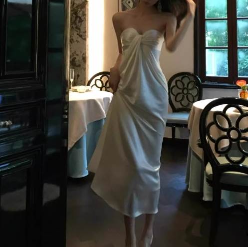 ロングドレス ドレス ウェディング パーティー 結婚式 二次会 披露宴 演奏会 発表会 ステージ 謝恩会 ラウンジ クラブ ロング 袖なし ビスチェ イブニング サテン 可愛い きれいめ 大人可愛い 上品 おしゃれ キュート クール エレガント 主役級 存在感 抜け感