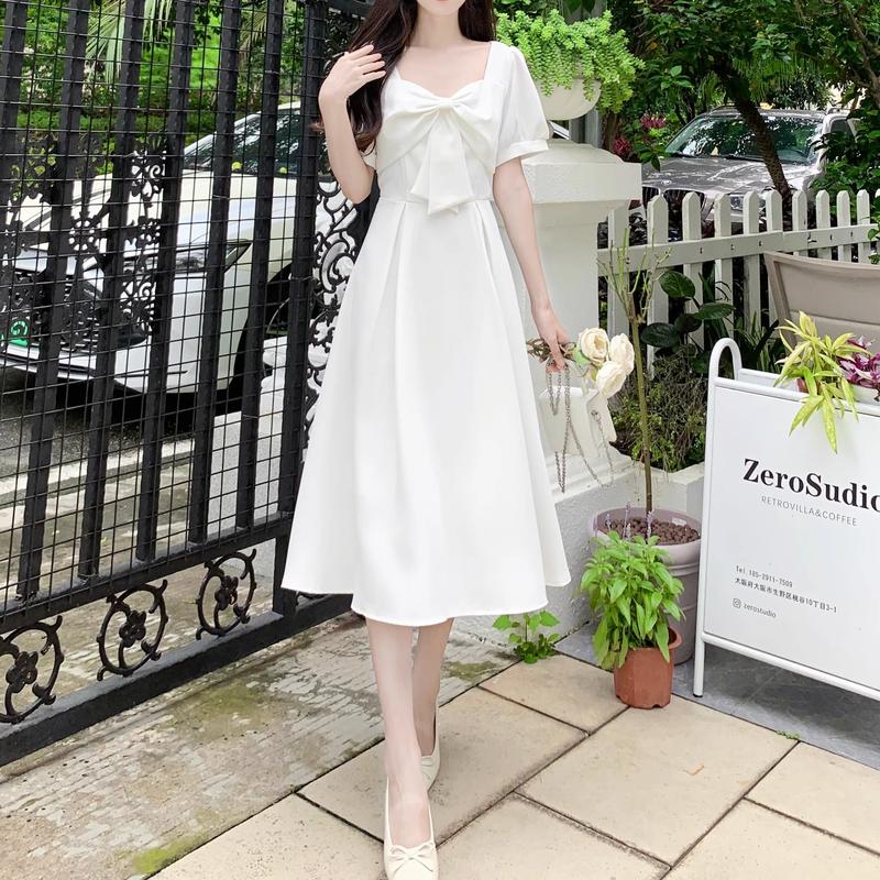 ワンピース レディース 送料無料 フレア ミモレ丈 リボン ペンタゴンネック パフスリーブ 襟なし 半袖 体型カバー シンプル 大人可愛い きれいめ お洒落 おしゃれ 大人女子 イベント デート パーティ― 女子会 休日 お出かけ ファッション コーデ