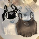 クロップドキャミ レディース トップス キャミソール インナー カップ付き ブラトップ ビスチェ風 スリム タイト 細身 ショート丈 ラウンドヘム おへそ見せ ノースリーブ 襟なし 刺繍 シルバーラウンド金具 パネル切り替えデザイン 伸縮性 シンプル(4)