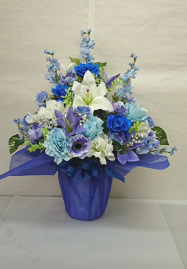 日付・時間指定日付・時間指定可（※ただし母の日直近は除く）使用花材こちらは造花です。お花・器はおまかせとなります。商品画像は、今まで製作した商品の一例ですサイズ高さ約60センチ　横幅約40センチラッピング無料メッセージカード無料。ご希望のメッセージを備考欄に50文字以内ご入力ください注意点こちらは造花です。お間違えのないようお願いいたします。配送は日本全国可能です。（ただし離島は除く） 【原産国／製造国: 中国】 指定された配送時間は承っておりません。【楽しいとき】