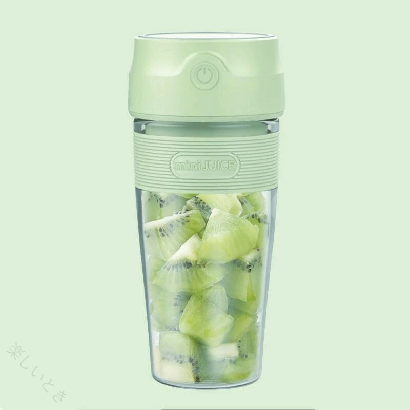 【原産国／製造国: 中国】 .300ml 電動ジューサーは果物 野菜を使った健康的な軽い食事やダイエットに最適な小型コンパクトなミキサーです。朝食や熱中症対策に便利で氷も砕ける多機能設計。スムージーやジュース作りに対応し、携帯しやすくおしゃれで静音設計。簡単操作で洗いやすく家庭用にもおすすめ。フルーツ 野菜ジュース スムージーボトル 健康管理 飲み物 サプリメント ブレンダー 携帯用 キッチン用品 人気 セール。。 指定された配送時間は承っておりません。【楽しいとき】