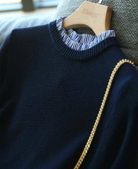 プリーツ ニット トップス レディース きれいめ セーター 秋冬 トップス 襟元プリーツ 長袖 ブラウス裾 レイヤード風 重ね着風 長袖ニットプルオーバー 細身 大人 上品 ネイビー