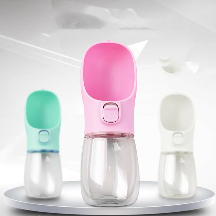 アウトドアやお散歩などの外出に ペット給水器 大容量 ペットウォーターボトル 350ml 550ml 給水器 水筒 犬用 猫用 水飲み ボトル ペットボトル 外出 ドライブ キャンプ 旅行 漏れ防止 ワンタッチ 携帯用カップ