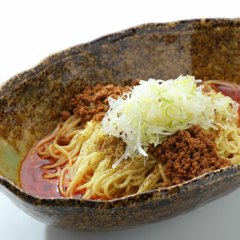 広島のご当地グルメとして注目の汁なし担担麺。花椒の刺激とラー油の辛味がクセになる。 広島の銘店「くにまつ」の味をご家庭でも。　くにまつ 汁なし担担麺 2食入 広島名物 広島有名店 ご当地ラーメン まぜ麺 坦々麺 麺類 ギフト ピリ辛 汁なし 広島行列のできる店 担々麺 たんたんめん 広島土産 ひろしまみやげ 山椒 唐辛子 タンタンメン 花椒ラー油