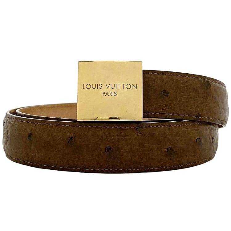 商品名 ベルト　サンチュール　キャレ ブランド名 ルイ　ヴィトン / LOUIS VUITTON 商品ランク Aランク 素材 オーストリッチ　レザー　GP サイズ (約)ウエスト：90cm〜100cm　ベルト幅:3cm　バックル：w:3.7cm×h:3.5cm 型番・品番 105 シリアル・Ref RI0919 カラー ブラウン　ベージュ　ゴールド 付属品 布袋 詳細説明 バックルに小傷有。その他目立った使用感はなく比較的綺麗なお品物です。 コメント スクエア型のロゴバックルがシンプルながらお洒落なベルト『サンチュール　キャレ』。丈夫さと軽さが特徴的なオーストリッチ素材で作られた長く愛用できるお品物です。 管理ナンバー f-18900 no,6820747 231117