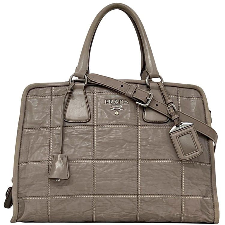 楽天フリマハイクラス楽天市場店【送料無料】 プラダ 2way バッグ f-24448 グレー BN2217 美品 ナッパ レザー 中古 180 PRADA トートバッグ クロスボディ ショルダーバッグ ファスナー ステッチ 鍵付き ヴィンテージ レディース 女性 定番 人気 肩掛け ハンドバッグ ビジネス ブランド 本物 鑑定済み