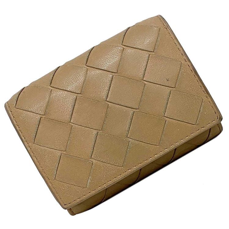 ボッテガ ヴェネタ 三つ折り 財布 ベージュ イントレチャート コンパクト レザー 中古 BOTTEGA VENETA ホック ミニ ウォレット 編み込み 定番 人気 女性 レディース 小さめ お洒落 カジュアル シンプル 箱付き 革 本革 エレガント 上品 ブランド 本物 鑑定済み