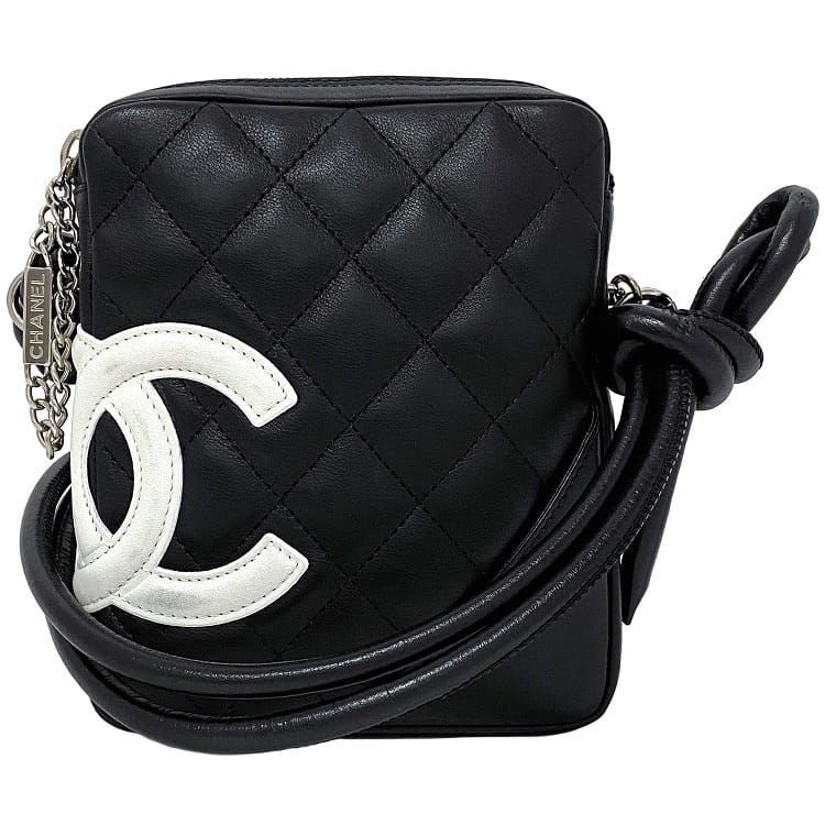 シャネル ミニ ショルダーバッグ ブラック ホワイト カンボン A25177 美品 ポシェット レザー 中古 9番台 CHANEL ココマーク ファスナー 斜め掛け ヴィンテージ レア キルティング 黒 白 定番 人気 ミニバッグ お洒落 高級感 上品 ブランド 本物 鑑定済み