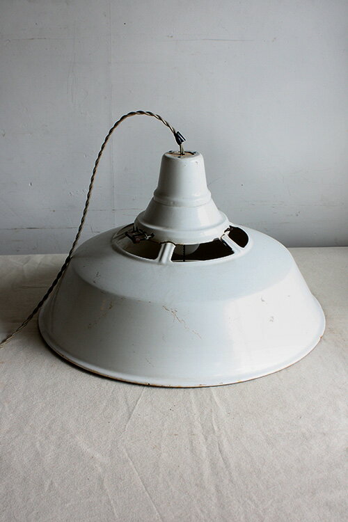 WHITE SHADE LAMP 送料無料　【海外直輸入中古品】【中古】シェードランプ　アンティーク　中古　アメリカ　照明　ランプ　ソケット　インダストリアル　海外直輸入　ヴィンテージ 　照明　ビンテージ　ヴィンテージ　カフェ　ホーロー